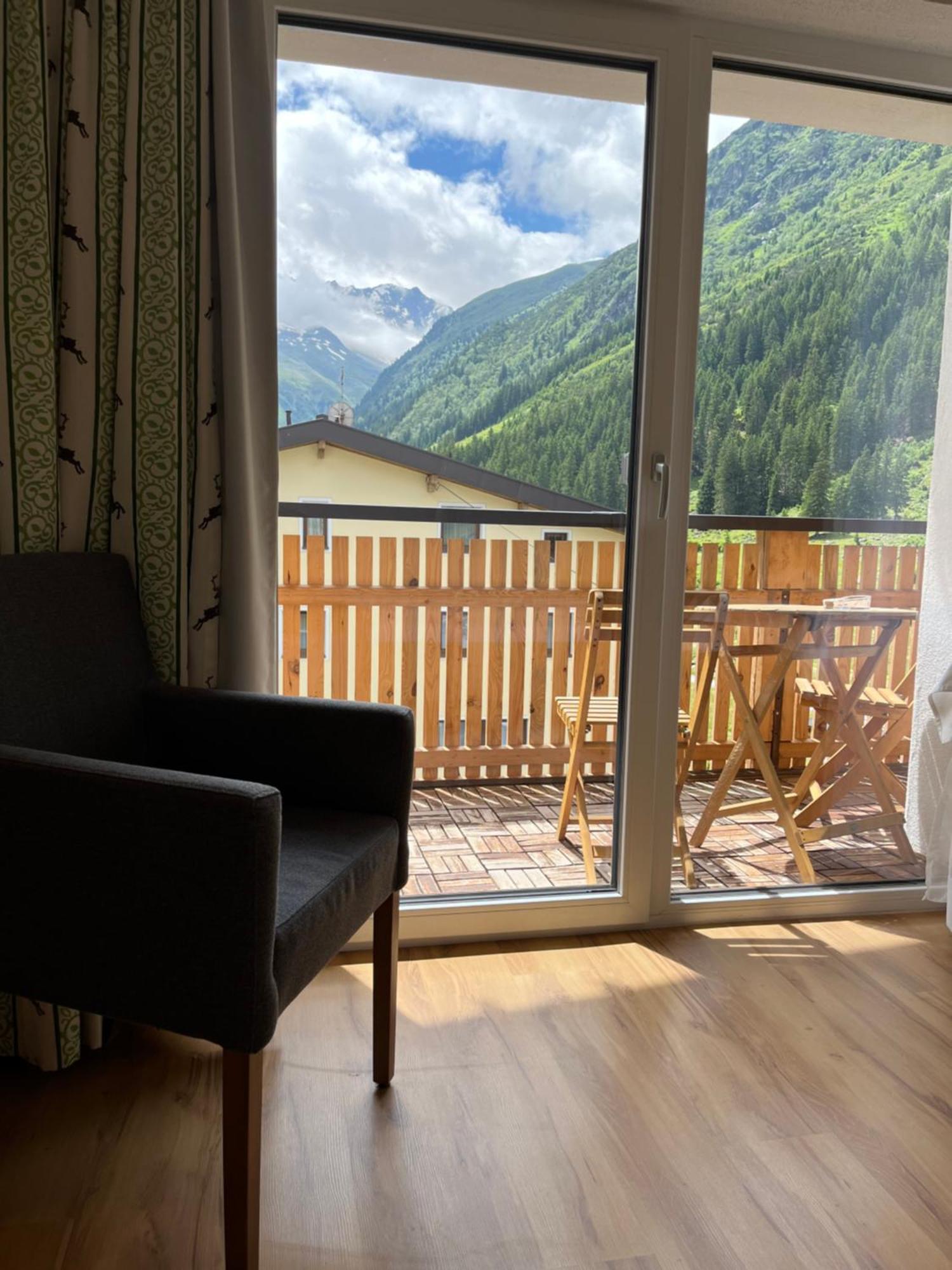 Pension Anna Sankt Leonhard im Pitztal Exterior photo