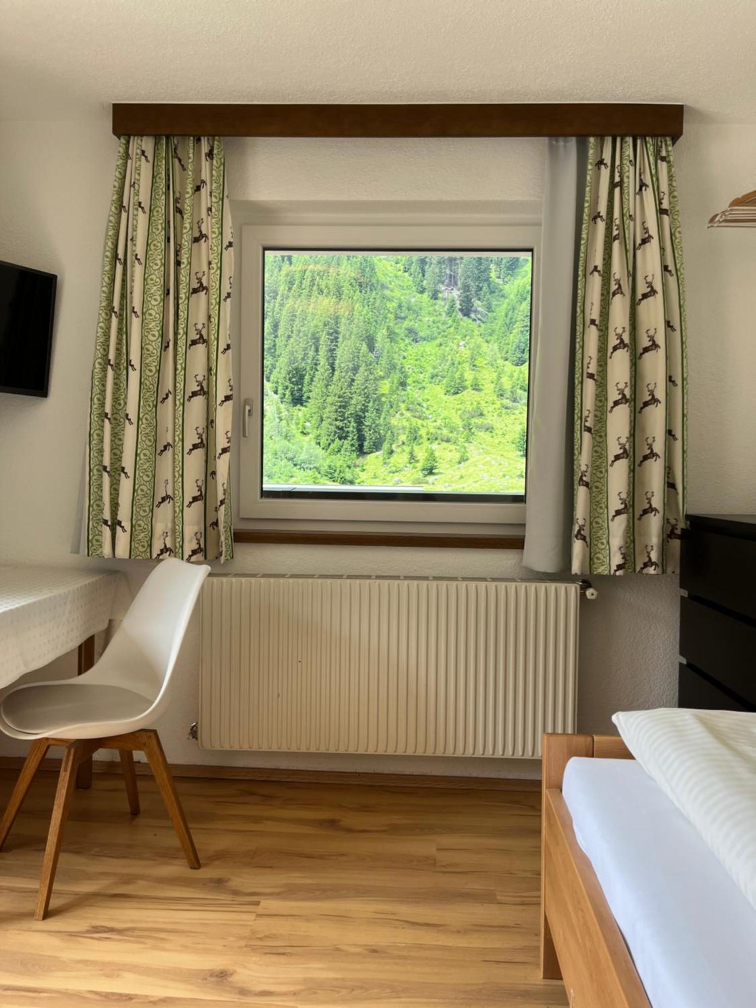 Pension Anna Sankt Leonhard im Pitztal Exterior photo